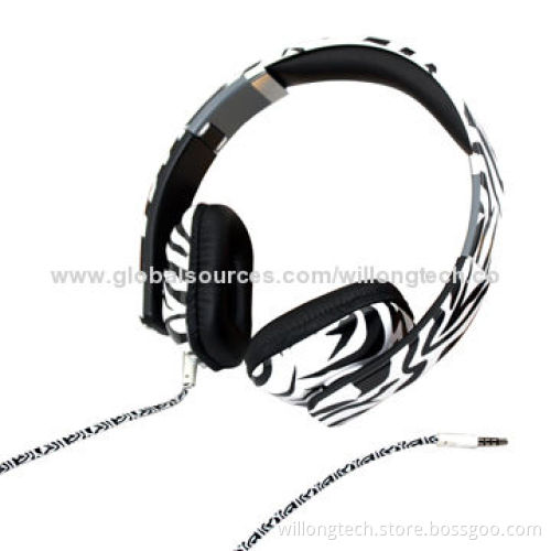 Folding Headphones, Water Transfer Printing Surface and UV Glossy Varnishing